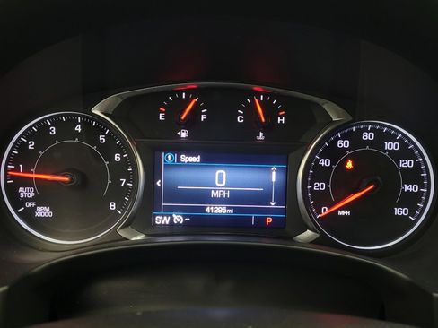 Used 2024 GMC Terrain SLE image 23