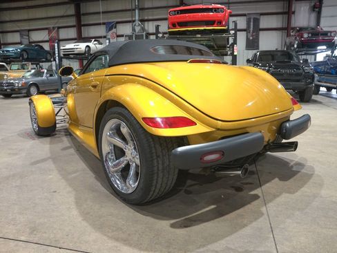 Used 2002 Chrysler Prowler RWD image 22