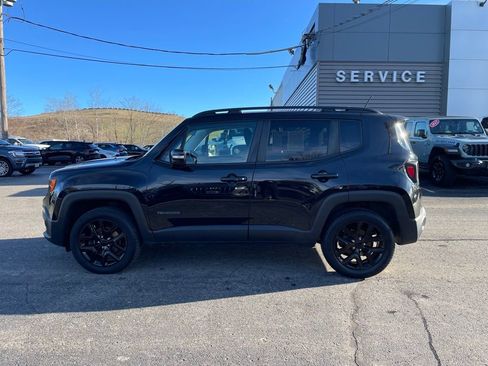 Used 2017 Jeep Renegade Altitude image 2