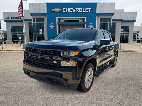 Used 2021 Chevrolet Silverado 1500 Custom image 1