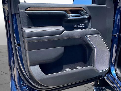 Used 2022 Chevrolet Silverado 1500 High Country w/ High Country Premium Package RWD image 22