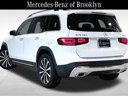 Certified 2023 Mercedes-Benz GLB 250 4MATIC image 11