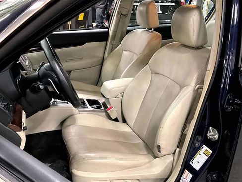 Used 2013 Subaru Legacy 2.5i Limited image 7