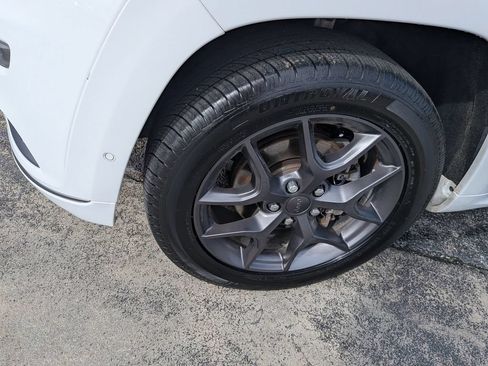 Used 2019 Jeep Grand Cherokee Limited X AWD/4WD image 7