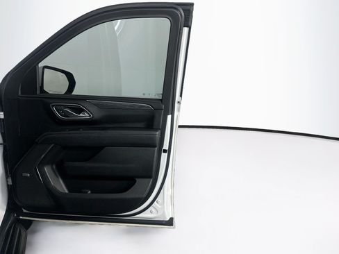 Used 2023 GMC Yukon SLT AWD/4WD image 36
