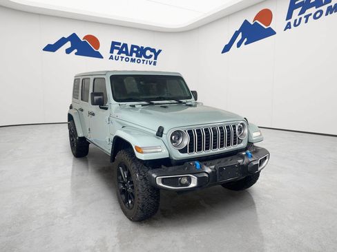 Used 2024 Jeep Wrangler Unlimited Sahara w/ Technology Group AWD/4WD image 4