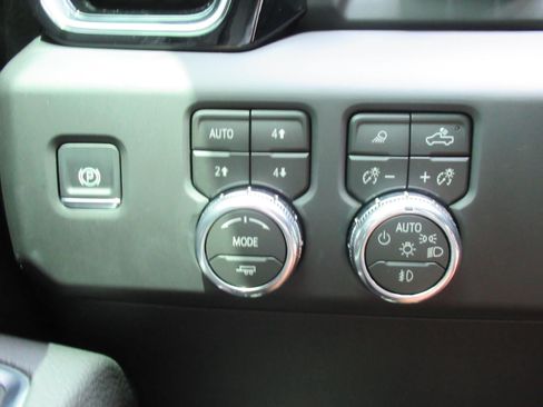 Used 2026 GMC Sierra 1500 Denali AWD/4WD image 25