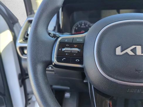Used 2023 Kia Sorento LX image 14