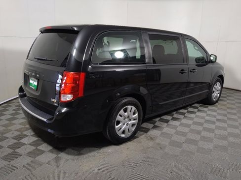 Used 2017 Dodge Grand Caravan SE FWD image 9