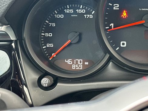 Used 2020 Porsche Macan image 26