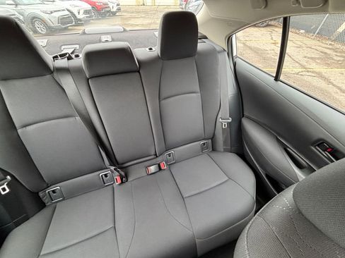 Used 2025 Toyota Corolla LE image 36