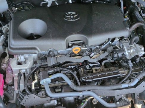Used 2023 Toyota Sienna XLE FWD image 26