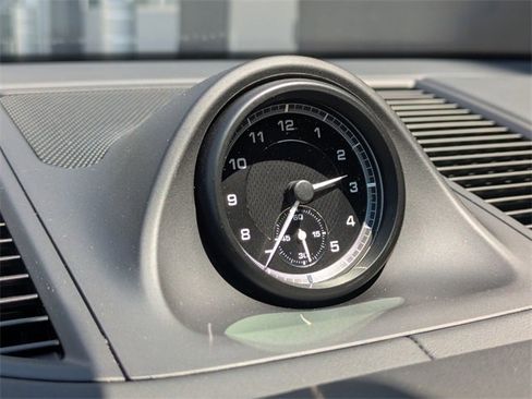 Certified 2025 Porsche Macan image 22