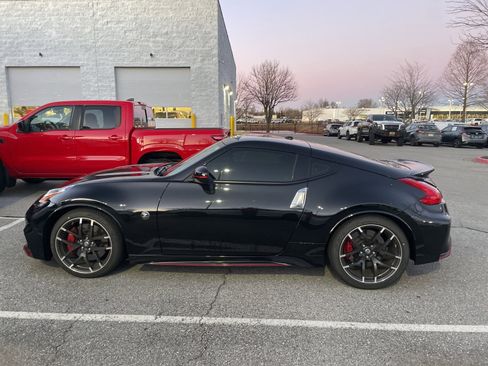 Used 2017 Nissan 370Z NISMO image 7
