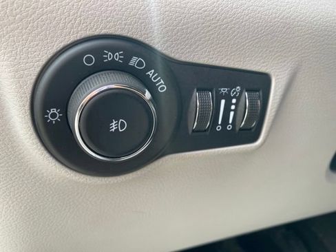 Used 2024 Jeep Compass Latitude w/ Altitude Special Edition AWD/4WD image 15