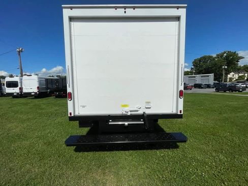 New 2024 Ford E-450 and Econoline 450 Super Duty w/ Power Windows & Locks Group image 10