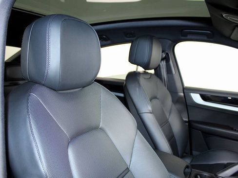 Used 2024 Porsche Cayenne Coupe image 26