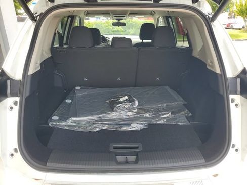 Certified 2026 Nissan Rogue SV FWD image 6