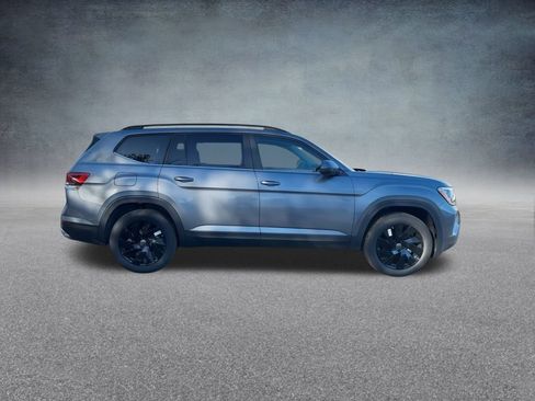 New 2025 Volkswagen Atlas SE image 24