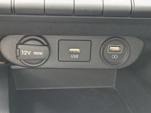 Used 2023 Hyundai Elantra SEL w/ Preferred Accessory Package FWD image 22
