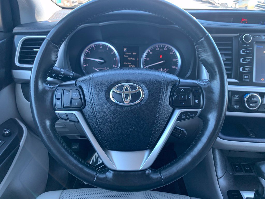 Used 2017 Toyota Highlander Limited Platinum w/ Carpet Mat Package AWD/4WD image 9