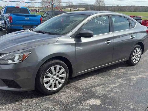Used 2019 Nissan Sentra S image 2
