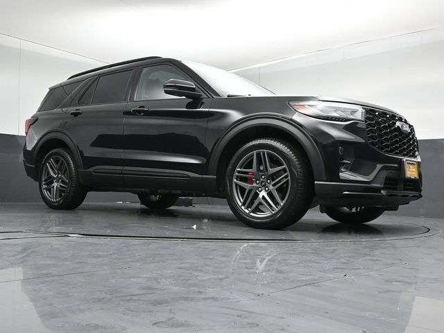 Certified 2025 Ford Explorer ST-Line w/ Premium Package AWD/4WD image 39