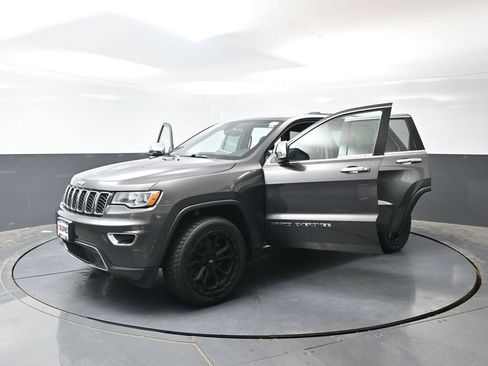 Used 2018 Jeep Grand Cherokee Limited w/ Trailer Tow Group IV AWD/4WD image 57