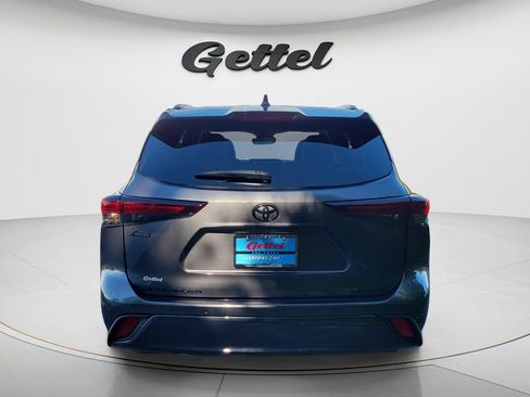 Used 2025 Toyota Highlander Limited FWD image 6