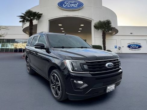 Certified 2021 Ford Expedition Limited AWD/4WD image 4