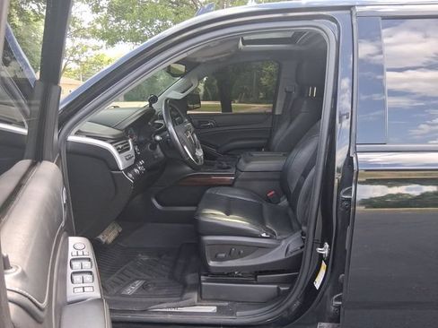 Used 2019 GMC Yukon XL SLT w/ Graphite Performance Edition AWD/4WD image 10