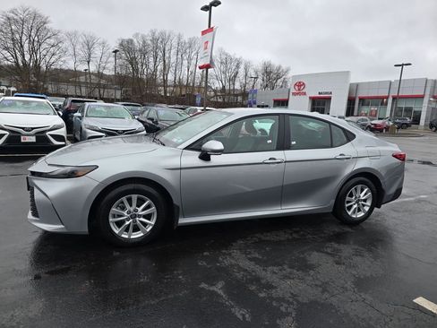Used 2026 Toyota Camry LE w/ Convenience Package image 3