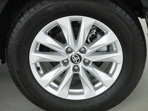 Used 2024 Toyota Corolla Cross LE FWD image 37