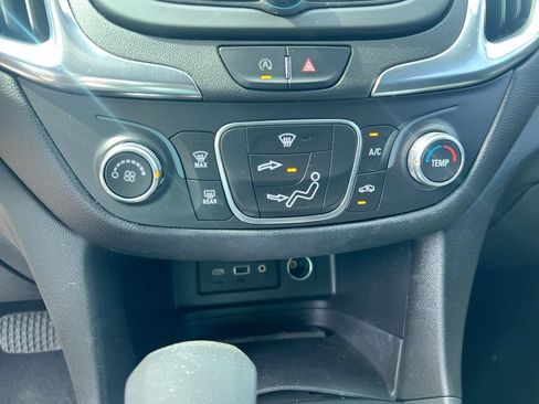 Used 2022 Chevrolet Equinox LT FWD image 15