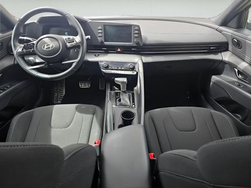 Used 2025 Hyundai Elantra Sport image 7