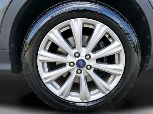 Used 2017 Ford Escape Titanium AWD/4WD image 6
