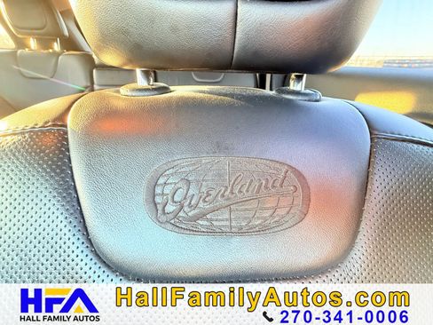 Used 2017 Jeep Cherokee Overland image 31