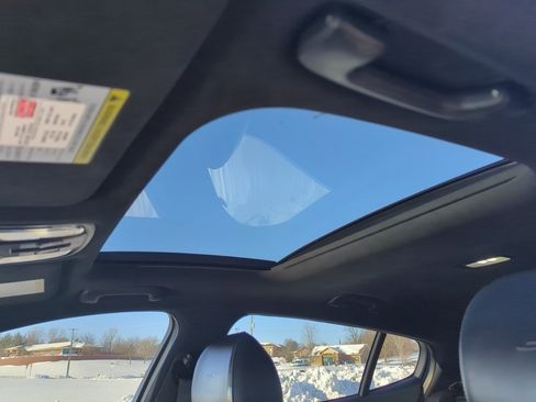 Used 2018 Kia Stinger GT2 image 12