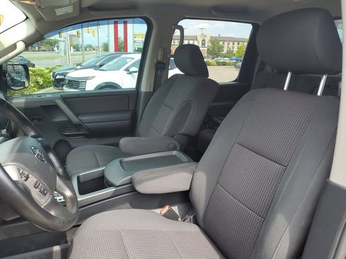 Used 2013 Nissan Titan SV w/ SV Value Truck Pkg RWD image 7