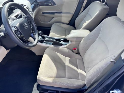 Used 2017 Honda Accord Hybrid Sedan image 5
