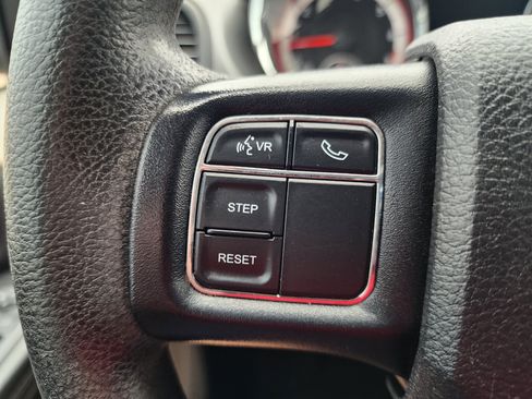 Used 2019 Dodge Grand Caravan SE w/ UConnect Hands-Free Group FWD image 19