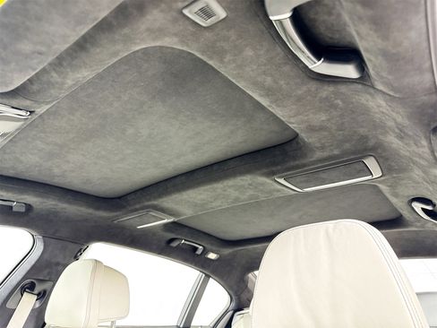 Used 2022 BMW ALPINA B7 xDrive image 31