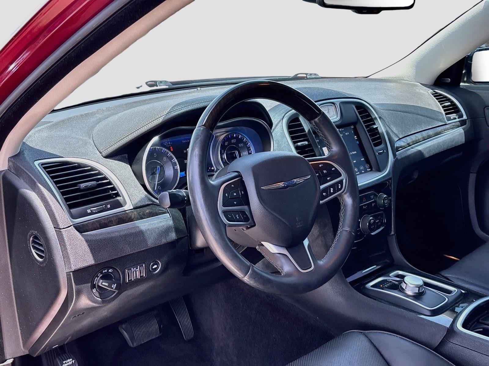 Used 2018 Chrysler 300 Limited w/ Safetytec Plus Group RWD image 9