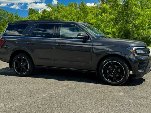 Certified 2023 Ford Expedition Limited AWD/4WD image 2
