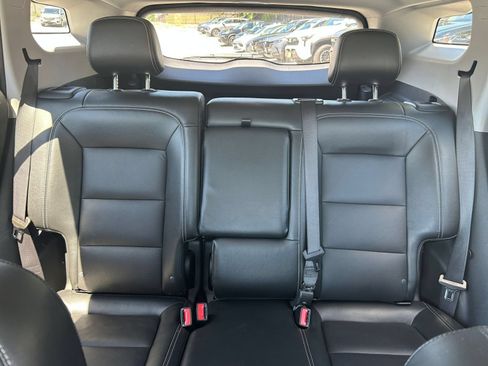 Used 2024 GMC Terrain SLT AWD/4WD image 33