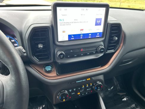 Used 2023 Ford Bronco Sport Outer Banks w/ Tech Package AWD/4WD image 16