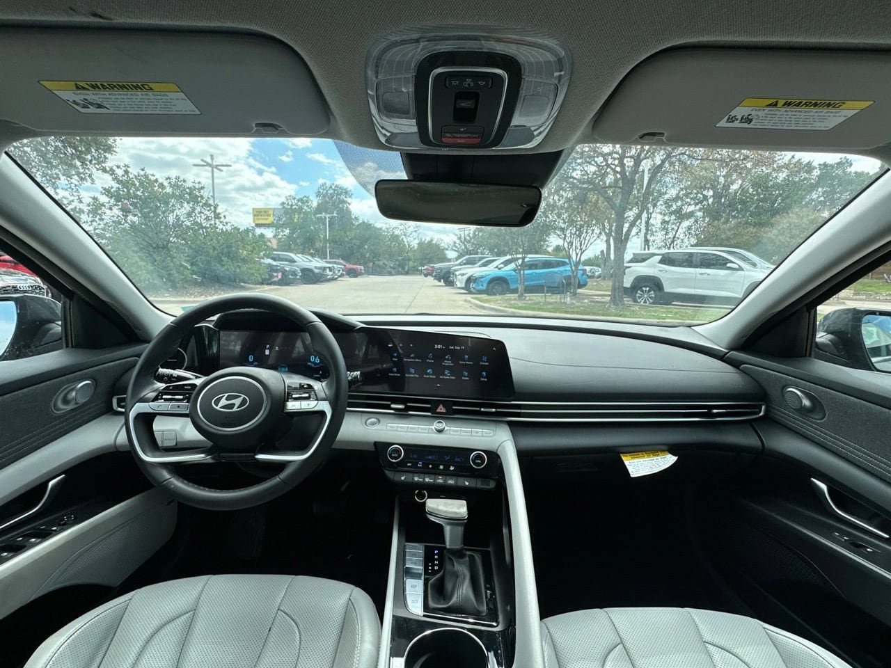 Used 2024 Hyundai Elantra Limited FWD image 15