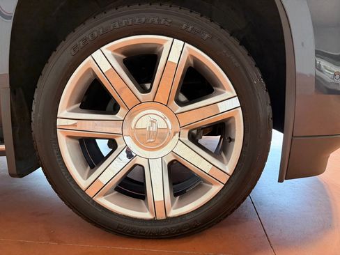 Used 2020 Cadillac Escalade Luxury AWD/4WD image 15