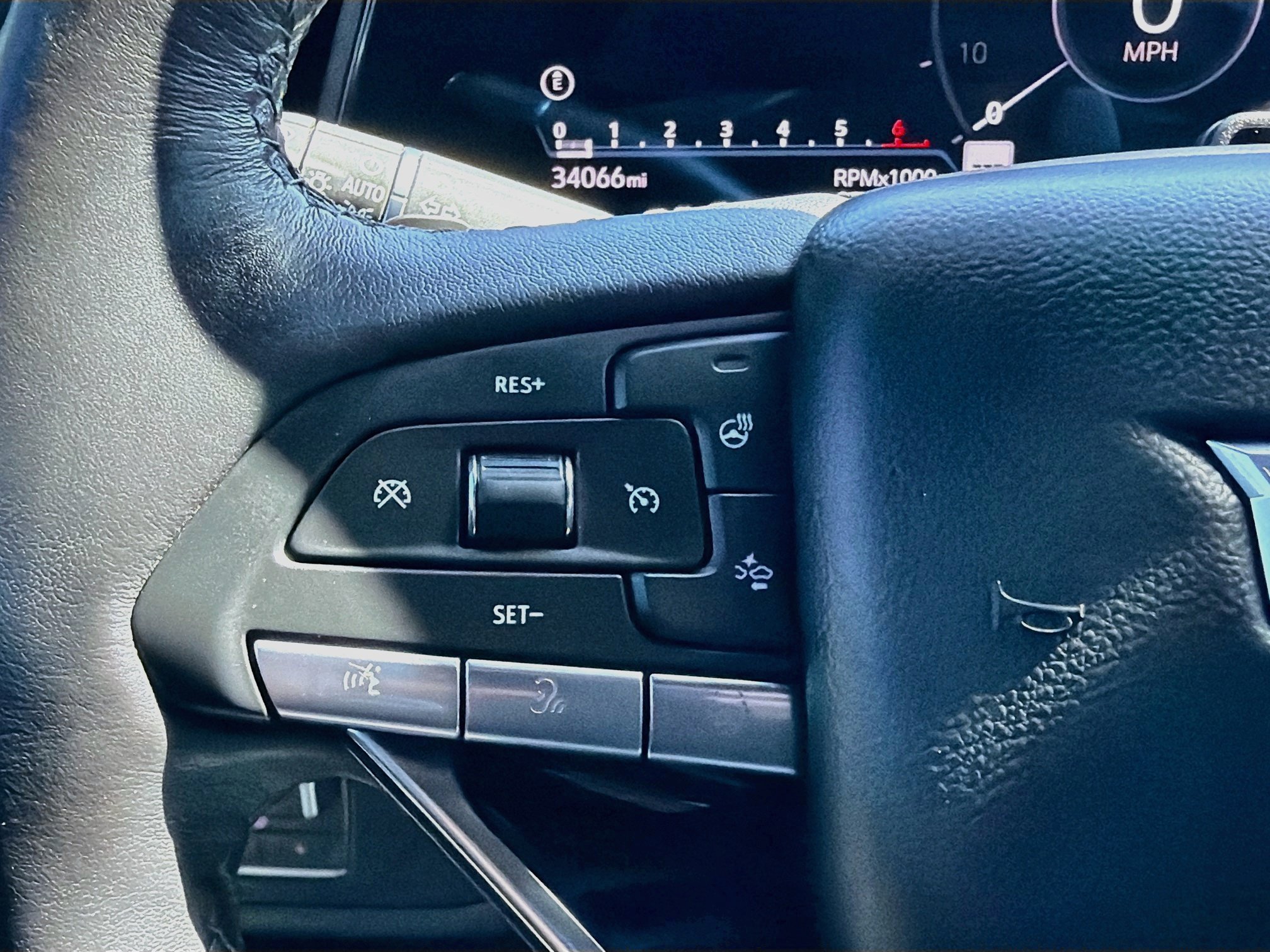 Used 2023 Cadillac Escalade Sport w/ LPO, ONYX Package RWD image 39