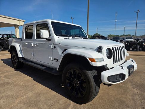 Used 2022 Jeep Gladiator Overland AWD/4WD image 5